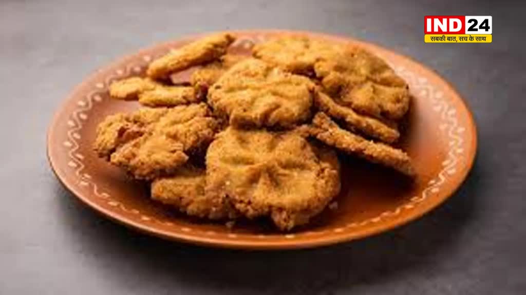 इस बार की छठ पूजा के लिए इस रेसिपी से बनाएं ठेकुआ