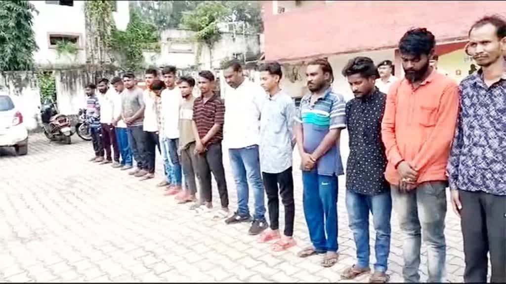 CG NEWS :  दुर्ग पुलिस ने  गुंडे, बदमाशों का निकाला  जुलूस | 