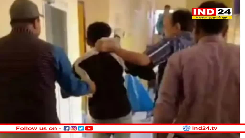 CM हेल्पलाइन में शिकायत करना पड़ गया भारी, जनपद CEO ने युवक को गर्दन पकड़कर घसीटा