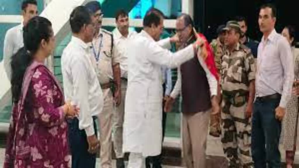 उत्तराखंड पहुंचे मप्र के मुख्यमंत्री शिवराज, संतों से भेंट करेंगे