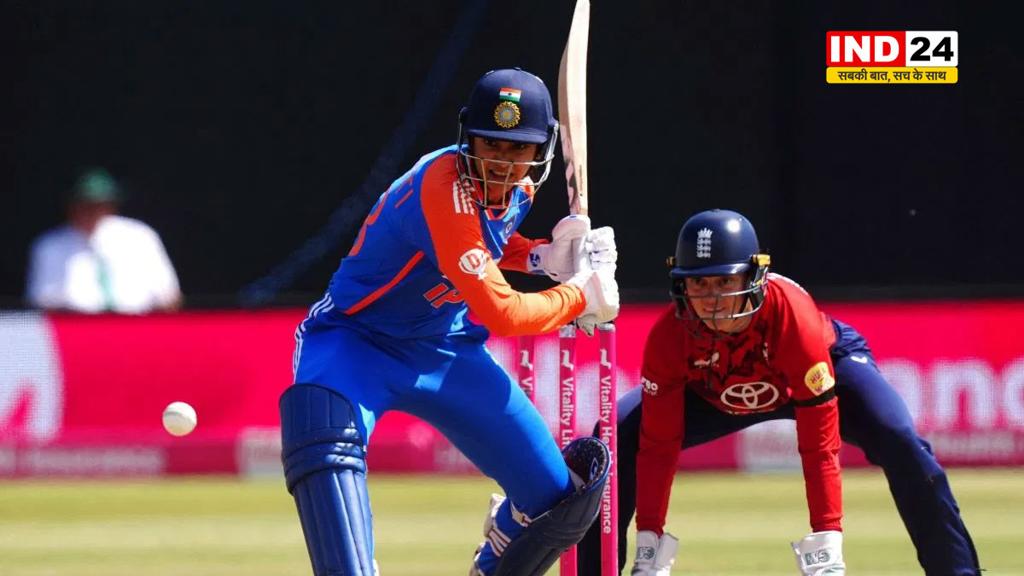 स्मृति मंधाना ने इंग्लैंड में रचा इतिहास, 51 गेंदों में जड़ा शतक