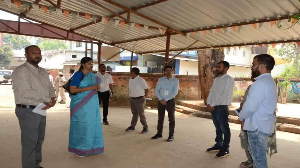 CG NEWS : मुख्य निर्वाचन पदाधिकारी रीना बाबासाहेब कंगाले ने जगदलपुर शहर के मतदान केन्द्रों का किया निरीक्षण