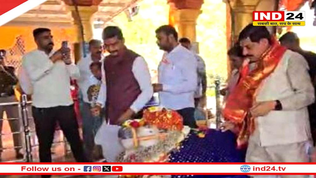 सीएम डॉ मोहन यादव पहुंचे बोरेश्वर धाम, महादेव का किया जलाभिषेक