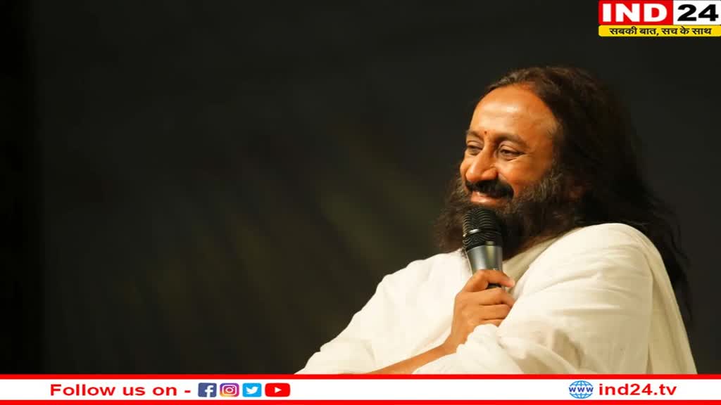 Sri Sri Ravishankar ने दिया बड़ा बयान, कहा- 'कोरोना वायरस प्राकृतिक नहीं, जैविक युद्ध की साजिश है'