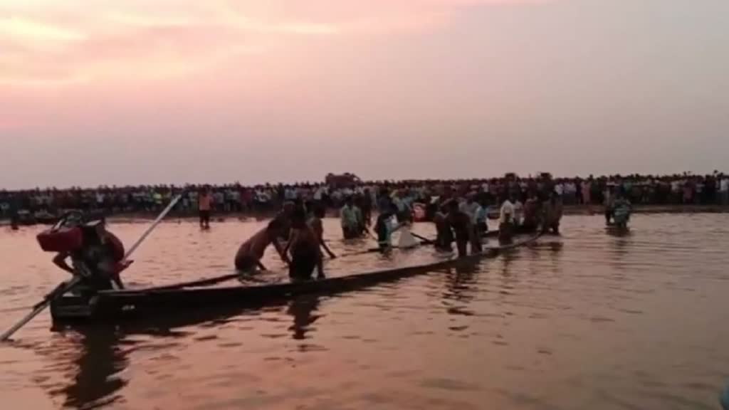 बड़ा हादसा : ओडिशा के झारसुगुड़ा में पलटी नाव,  हादसे पर वित्त मंत्री ओपी चौधरी ने दी जानकारी
