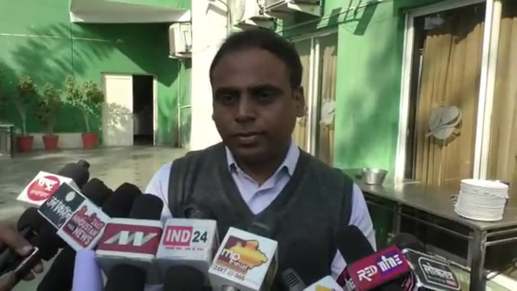 Indore: पॉजिटिव मरीज का जिनोम सीक्वेंसिंग होना अनिवार्य - कलेक्टर इलैयाराजा टी