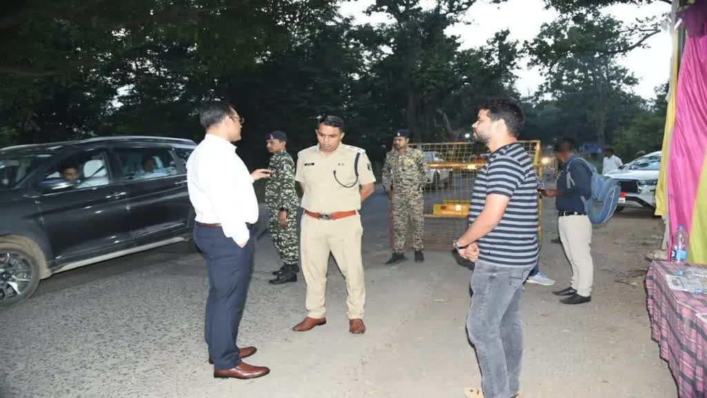 CG NEWS : निर्वाचन कार्य में लापरवाही बरतने पर प्रधान आरक्षक और आरक्षक सस्पेंड....