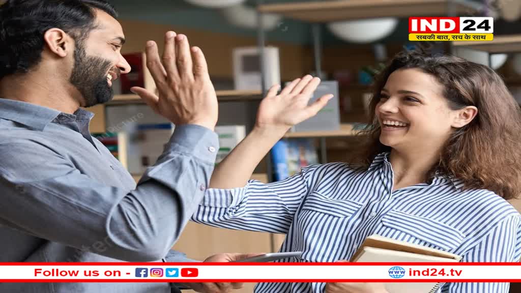 सरकारी स्कूल के बंद कमरे में इश्क लड़ाते पकड़े गए गुरुजी, पत्नी ने शिक्षिका को जमकर कूटा