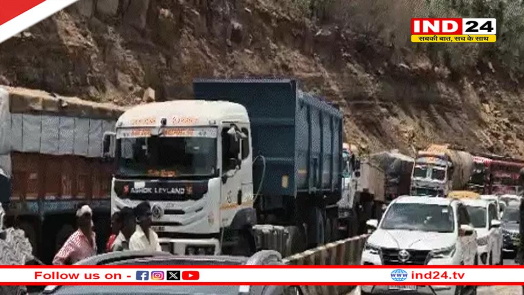 रीवा में भीषण सड़क हादसा,ऑटो पर पलटा ट्रक, 5 की मौत