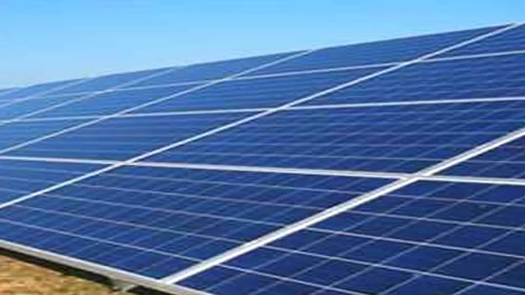 सरकारी भवनों में सोलर ऊर्जा से बिजली उत्पादन करें - सीएम डॉ मोहन यादव