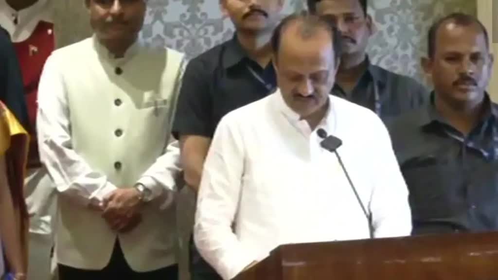 Maharashtra Politics: NCP में पड़ी दारार, शिंदे सरकार में डिप्टी सीएम बने अजित पवार, छगन भुजबल भी बने मंत्री