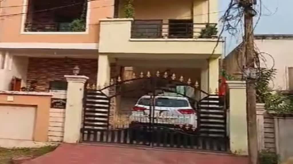 CG NEWS :  भिलाई में रिटायर्ड बीएसपी कर्मी समेत 3 के घर पहुंची ED, लगातार तीसरे दिन छापेमारी....