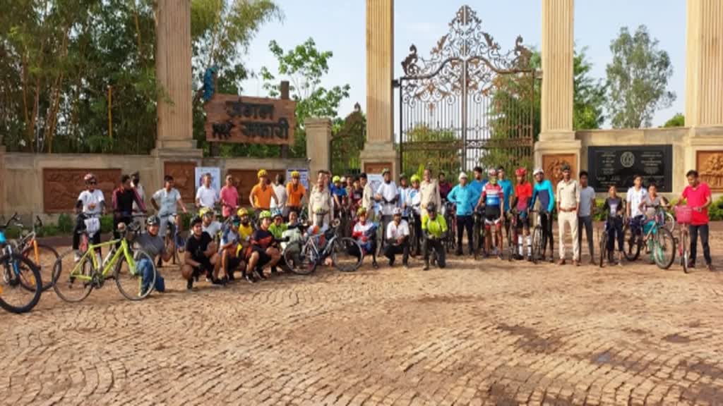 CG News : विश्व बाइसिकल दिवस के अवसर पर छत्तीसगढ़ में ट्रिप्स एन ट्रिपर्स द्वारा सबसे बड़े बाइसिकल रैली का हुआ आयोजन...
