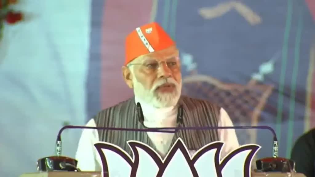 CG NEWS : कांकेर में PM मोदी को एक बच्ची ने दिया तोहफा, प्रधानमंत्री ने कहा- मैं चिट्ठी जरूर लिखूंगा…....