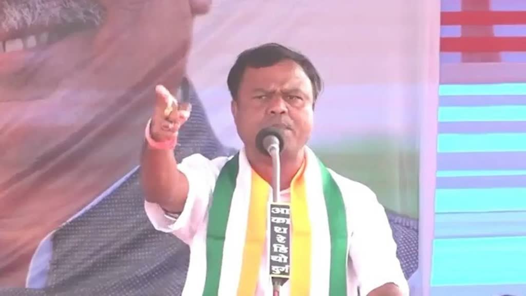 CG NEWS : कांग्रेस प्रदेश अध्यक्ष दीपक बैज ने X पर बीजेपी पर हमला करते हुए लिखा है- शराब के दामों पर 150 रुपये ज्यादा वसूल करेगी साय सरकार....