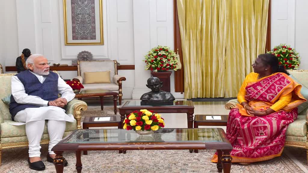 पीएम मोदी ने राष्ट्रपति द्रौपदी मुर्मू को जन्मदिन पर दी बधाई, राष्ट्रपति ने आम जनता को दिया ये तोहफा
