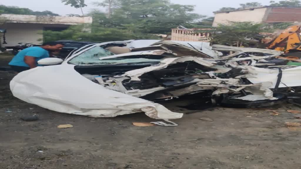 CG NEWS :  बिलासपुर में भीषण सड़क हादसा तेज रफ्तार कार ने 20 लोगों को रौंदा, एक की मौत, 3 की हालत नाजुक…