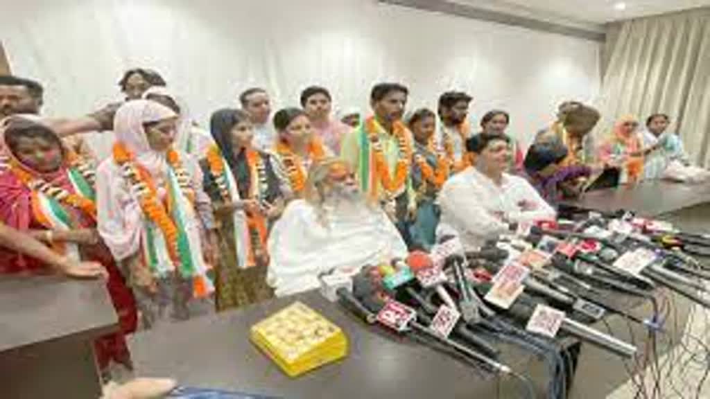 CG NEWS :  रायपुर में 17 प्रत्याशियों ने अपना नाम वापस लिया है और कांग्रेस में किया  प्रवेश.....