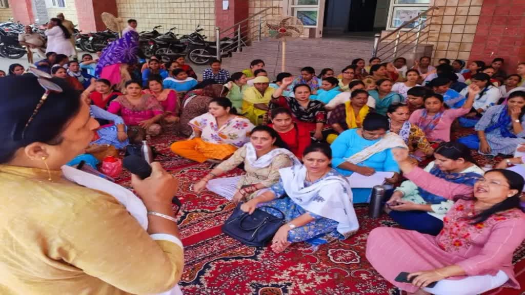 CG NEWS : स्वास्थ्य कर्मचारियों की हड़ताल जारी। प्रदेश में बिगड़ी स्वास्थ्य व्यवस्था