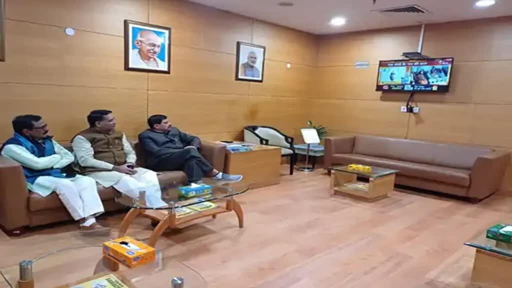 Rajasthan के सीएम से मुलाकात करने जयपुर पहुंचे एमपी के मुख्यमंत्री मोहन यादव, इन अहम मुद्दों पर हो सकती है चर्चा 