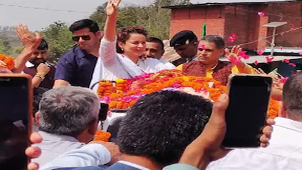 रोड शो के दौरान कंगना रनौत ने कहा - मैं कोई हीरोइन या स्टार नहीं…