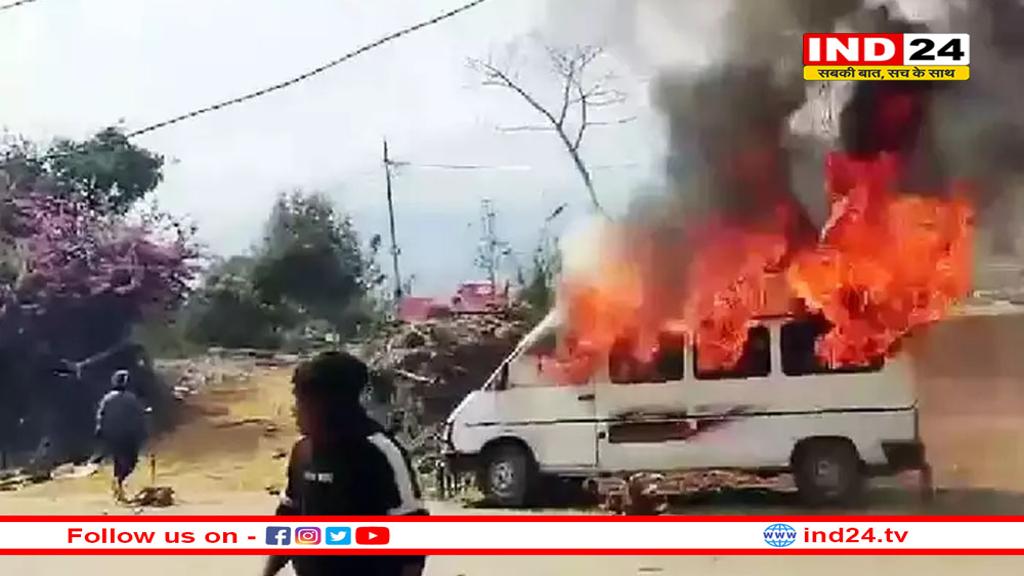 मणिपुर में हुए हिंसात्मक विरोध प्रदर्शन के बाद फ्री मूवमेंट फिलहाल रुका