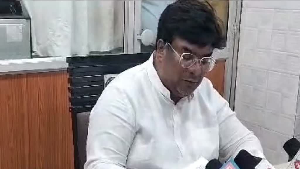 CG NEWS : पूर्व विधायक विनय जायसवाल के इन पार्टी के खिलाफ दिया बयान कहा – टिकट दिलाने के लिए चंदन यादव ने मुझसे 7 लाख रु लिए....