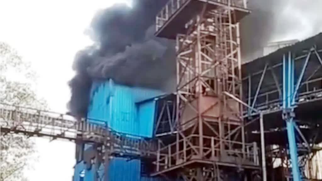 Korba News: दर्री कोल हैंडलिंग प्लांट में लगी भीषण आग, कोयले के साथ कन्वेयर बेल्ट जलकर हुआ राख