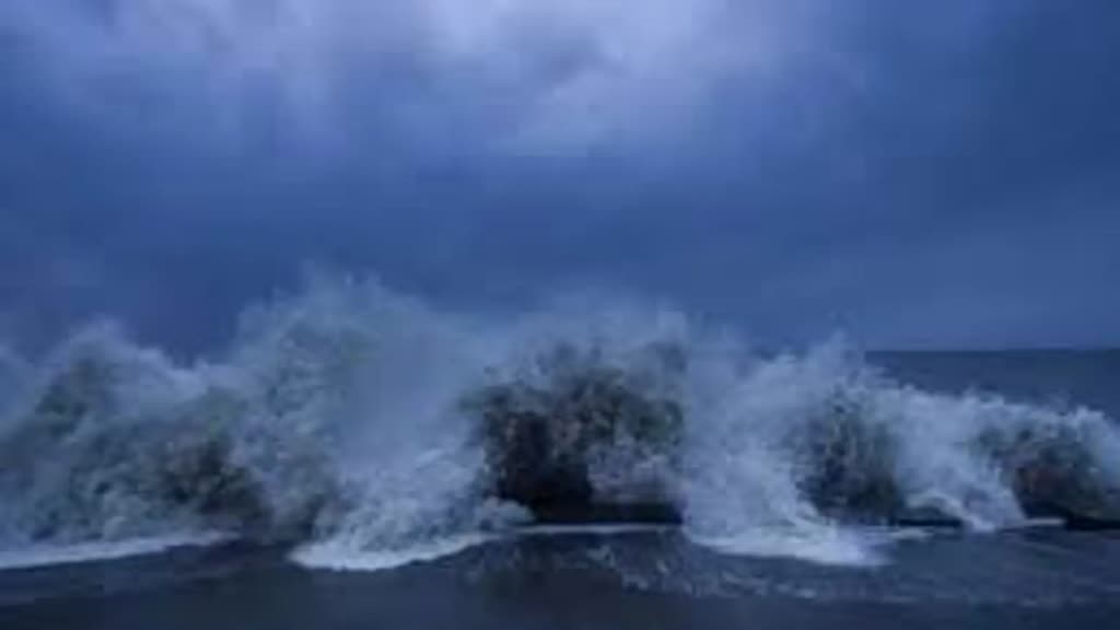 खतरनाक हुआ चक्रवाती तूफान हामून, इन राज्यों में हो सकती है भारी बारिश, मौसम विभाग का अलर्ट