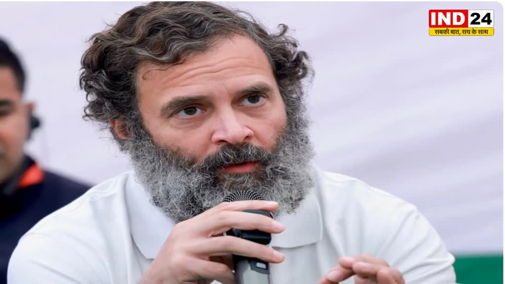 RSS पर बरसे राहुल गांधी, बोले- इक्कीसवीं सदी के कौरव खाकी हाफ पैंट पहनते हैं