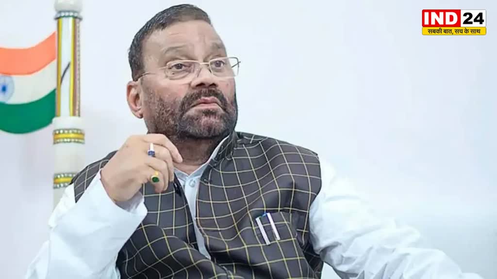  अवैध धर्मांतरण पर आगबबूला हुए सपा नेता स्वामी प्रसाद मौर्य, बोले - मंदिरों में बैठे हुए पंडे-पुजारियों करवा रहे धर्म परिवर्तन