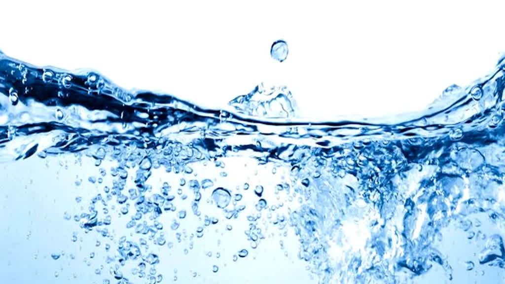 क्या गर्मियों में गर्म पानी पीना चाहिए या नहीं ? अगर पीते हैं, तो क्या इससे सेहत को मिलेगा फायदें...