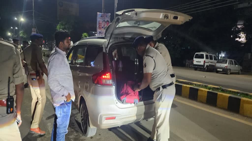 CG NEWS : स्वतंत्रता दिवस मद्दे नजर रखते हुए रायपुर पुलिस देर रात चेकिंग अभियान चलाकर 25 से ज्यादा वाहन चालकों पर कार्रवाई की 