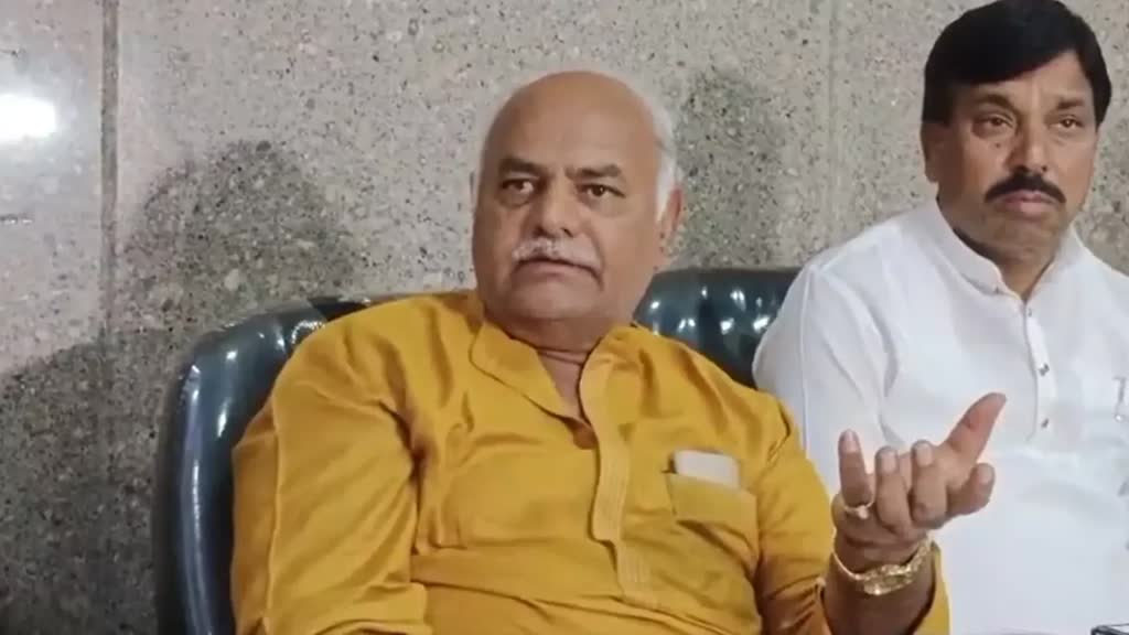 Karnataka के मंत्री का किसानों को लेकर शर्मनाक बयान- 'मुआवजे के लिए खुदकुशी कर रहे अन्नदाता' 