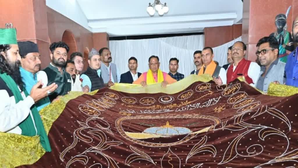 CG NEWS :  छत्तीसगढ़ के मुख्यमंत्री साय ने ख्वाजा गरीब नवाज के आसताने पर भेजी चादर.....