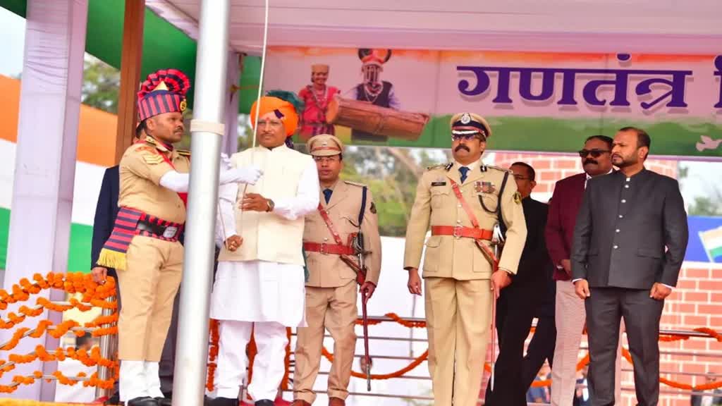 CG NEWS :  सबसे पहले मैं छत्तीसगढ़ महतारी के महान सपूतों अमर शहीद गैंद सिंह, शहीद वीर नारायण सिंह, वीर गुण्डाधूर को सादर नमन करता हूं : मुख्यमंत्री विष्णु देव साय...