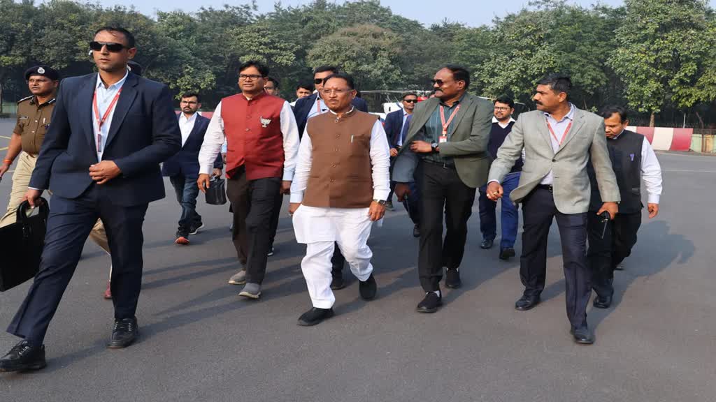 CG NEWS : मुख्यमंत्री विष्णु देव साय ओ पी जिंदल एयर स्ट्रीप रायगढ़ पहुँचे....