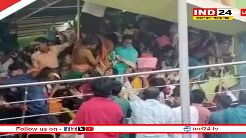 आंध्रप्रदेश के वेंकटेश्वर मंदिर में भगदड़, 10 की मौत