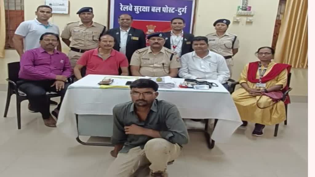 CG NEWS : फर्जी टीटी बनकर अवैध वसूली करने वाला व्यक्ति चढ़ा पुलिस  के हत्थे....