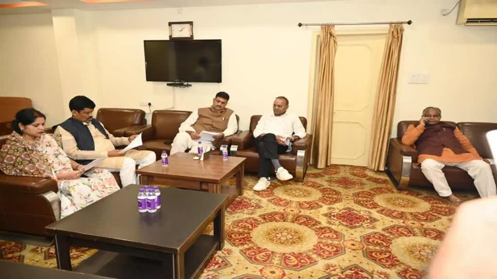 CG NEWS : सदन में सरकार को घेरेगी भाजपा, नेता प्रतिपक्ष चंदेल ने भरी हुंकार, कहा-कांग्रेस सरकार के खिलाफ भाजपा अविश्वास प्रस्ताव लाएगी