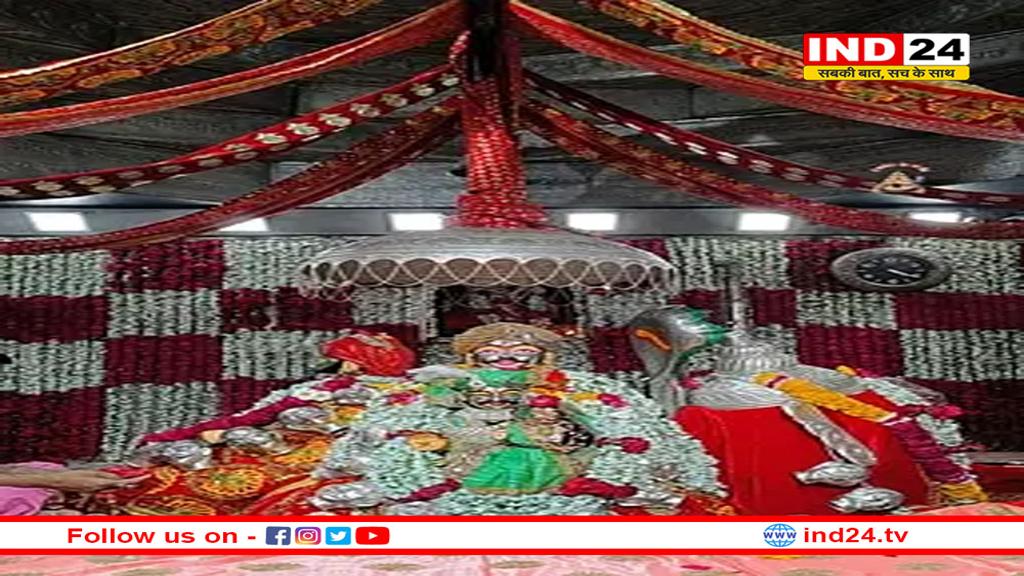 बाबा महाकाल का पंचमुखारविंद श्रृंगार, छबीना, होलकर, मनमहेश, शिवतांडव और उमामहेश स्वरूप में दिए दर्शन