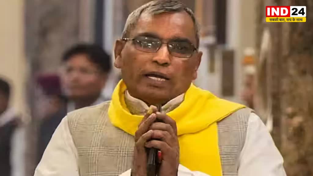 Ghosi Bypoll 2023: सपा विधायक का बड़ा बयान, कहा -  ओम प्रकाश राजभर राजनीति की विषकन्या है