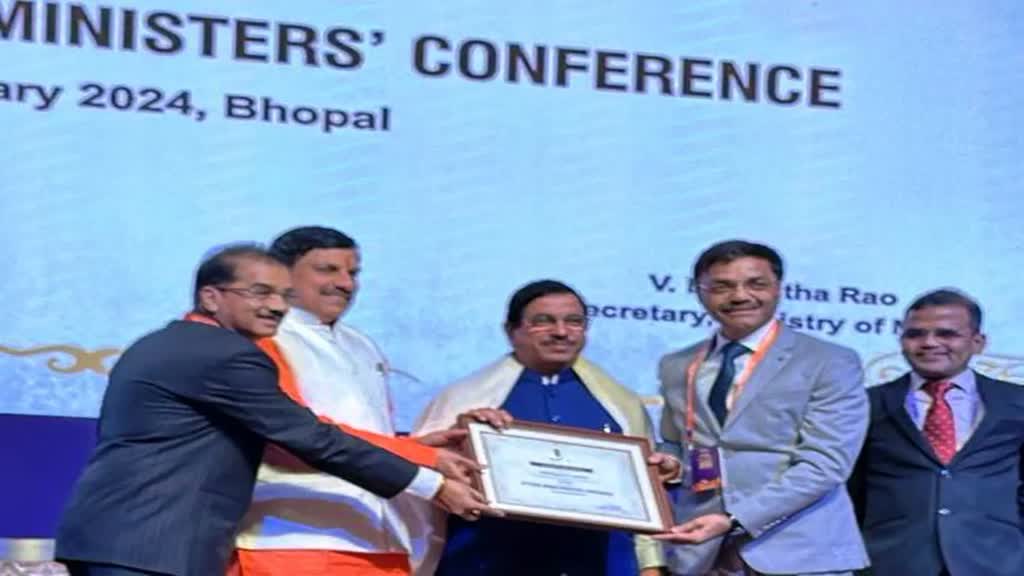 CG NEWS :  छत्तीसगढ़ को देशभर में द्वितीय बेस्ट परफॉर्मेंस अवार्ड से नवाजा, सीएम साय ने दी बधाई ......