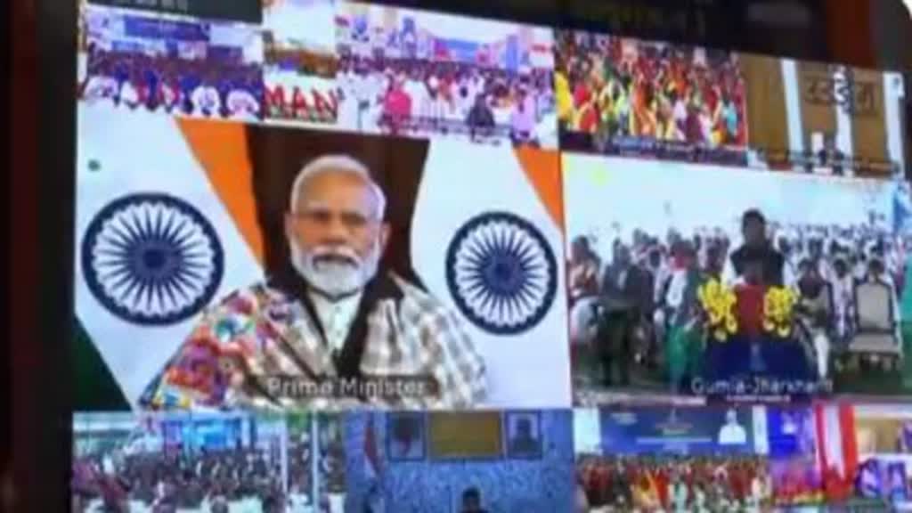 CG NEWS : प्रधानमंत्री ने मनकुंवारी बाई से पूछा कि उन्हें सरकार की किन-किन योजनाओं का लाभ मिला....