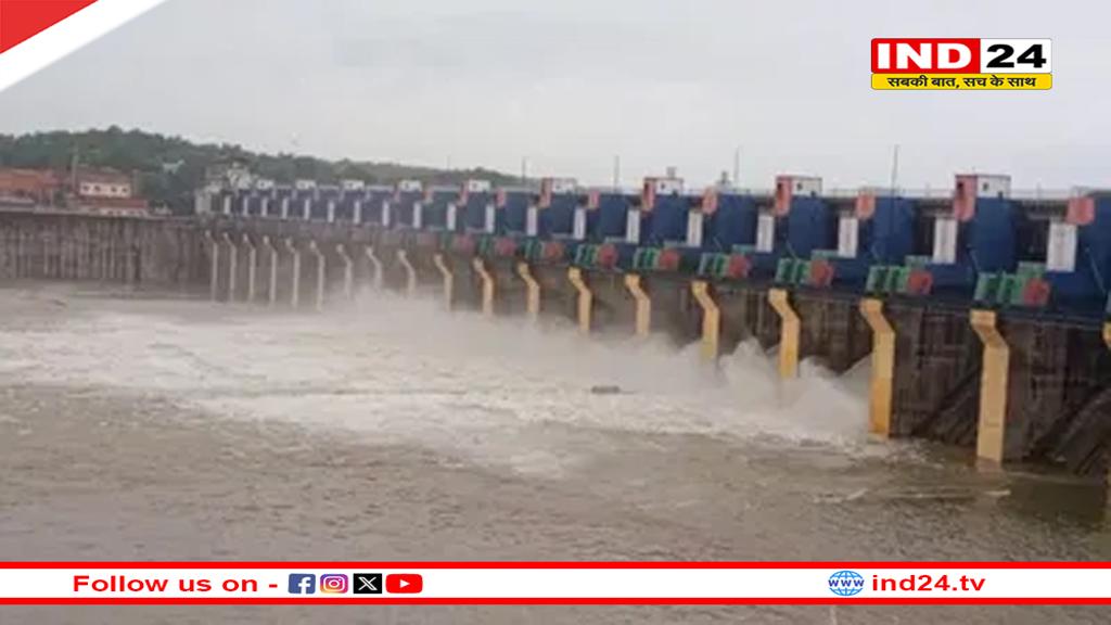 नर्मदा नदी उफान पर, इंदिरा सागर और ओंकारेश्वर बांध के गेट खुले, घाटों पर प्रतिबंध लागू