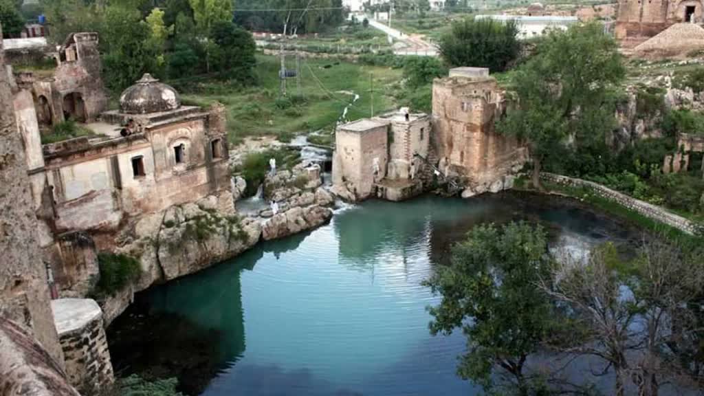 Shri Katas Raj Temple: पाकिस्तान जाएंगे भारतीय हिंदू तीर्थयात्री, श्री कटास राज मंदिर के कर सकेंगे दर्शन, 114 वीजा किए जारी