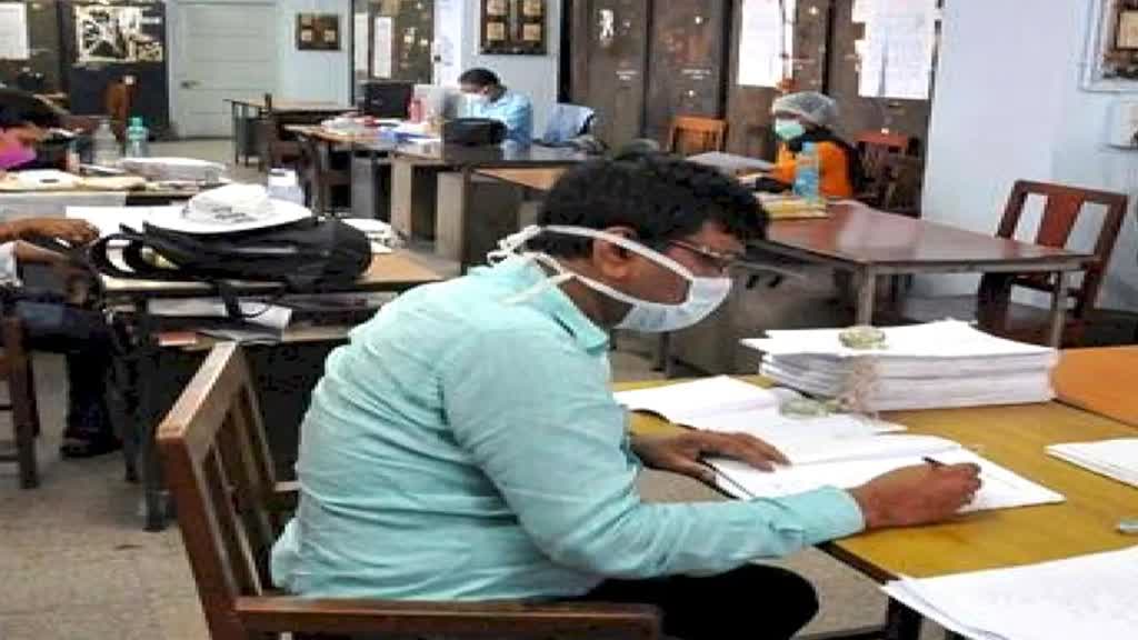 कर्मचारियों की समय पर उपस्थिति को लेकर सरकार गंभीर, अब इस तरह लगेगी अटेंडेंस