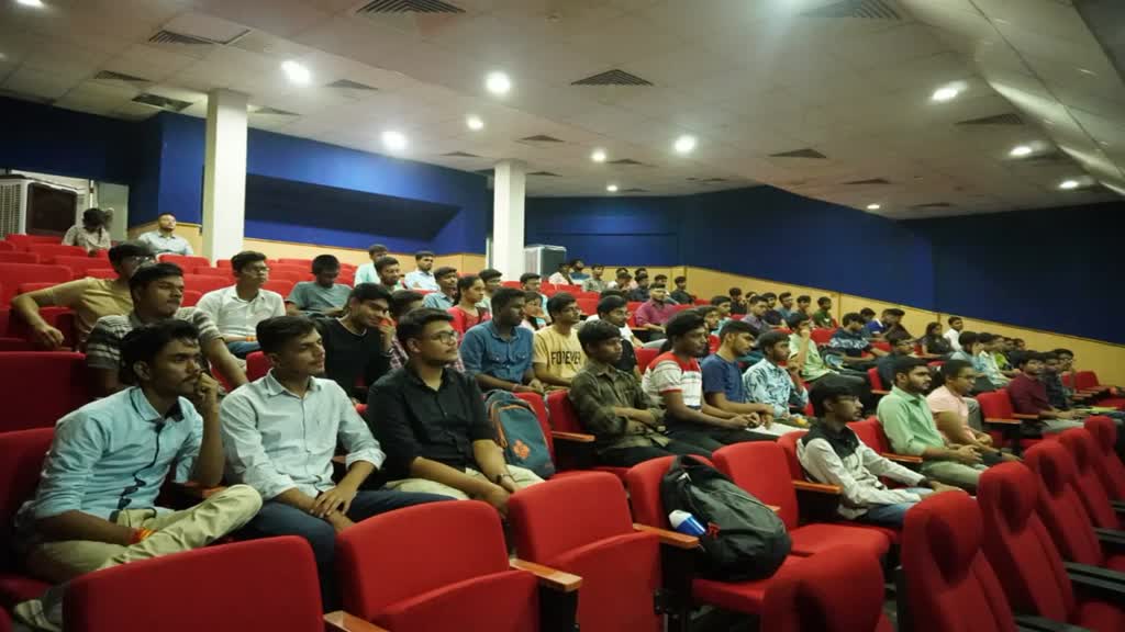 CG NEWS : छात्रों को फाइनेंस और कंसल्टिंग को प्रोत्साहित करने के लिए , एनआईटी में नॉन-कोर वीक कार्यक्रम का किया आयोजन