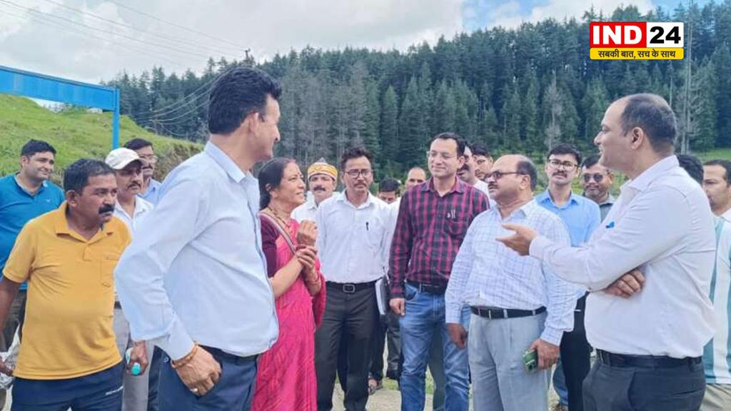 30 करोड़ की लागत से बनी कोलीढेक झील का जिलाधिकारी ने किया निरीक्षण, पर्यटन को बढ़ाने पर दिया जोर
