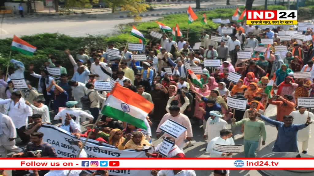 CAA पर बढ़ रही रार, बयान के बाद सीएम केजरीवाल के घर के बाहर हिंदू शरणार्थियों का प्रदर्शन